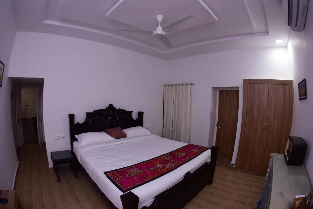 Hotel Mewarts Удайпур 3*,  Индия