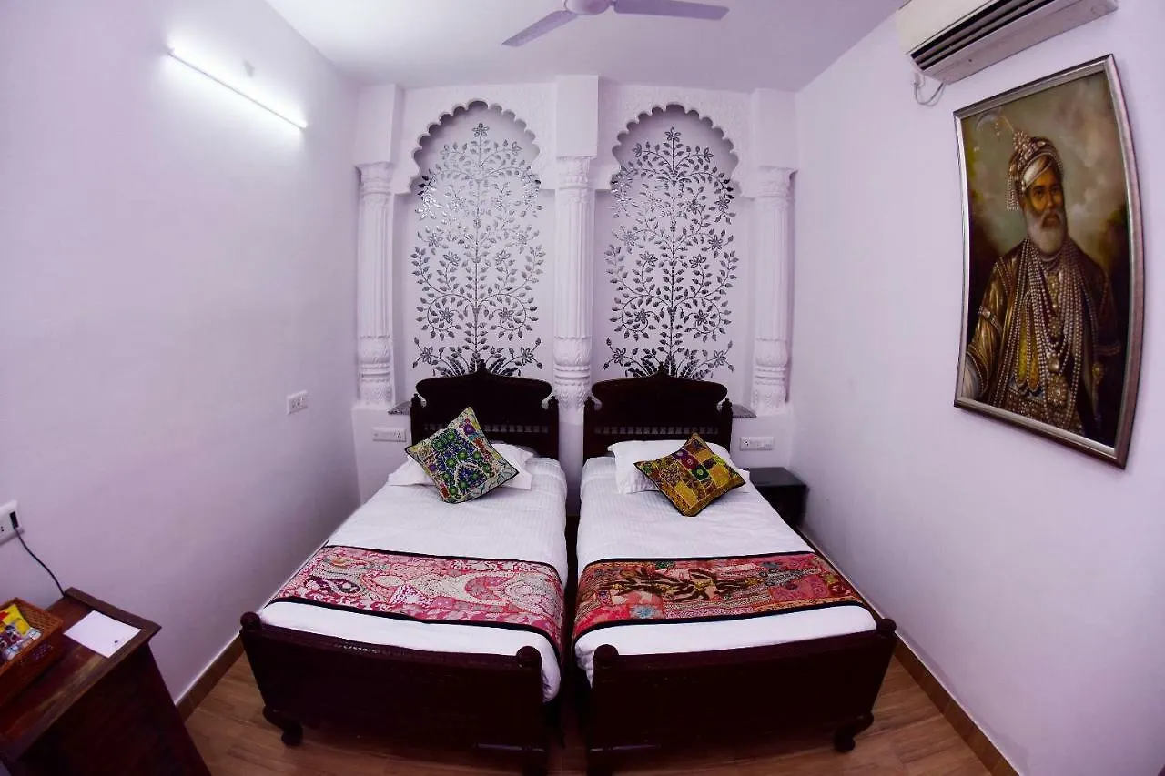 Hotel Mewarts Удайпур